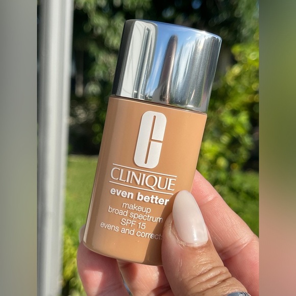 CLINIQUE Even Better Makeup Broad Spectrum SPF 15 Foundation In CN 58 Ho… - Picture 4 of 13